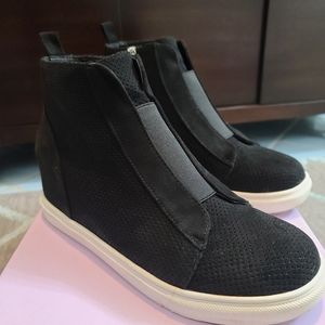 Women's high top sneakers